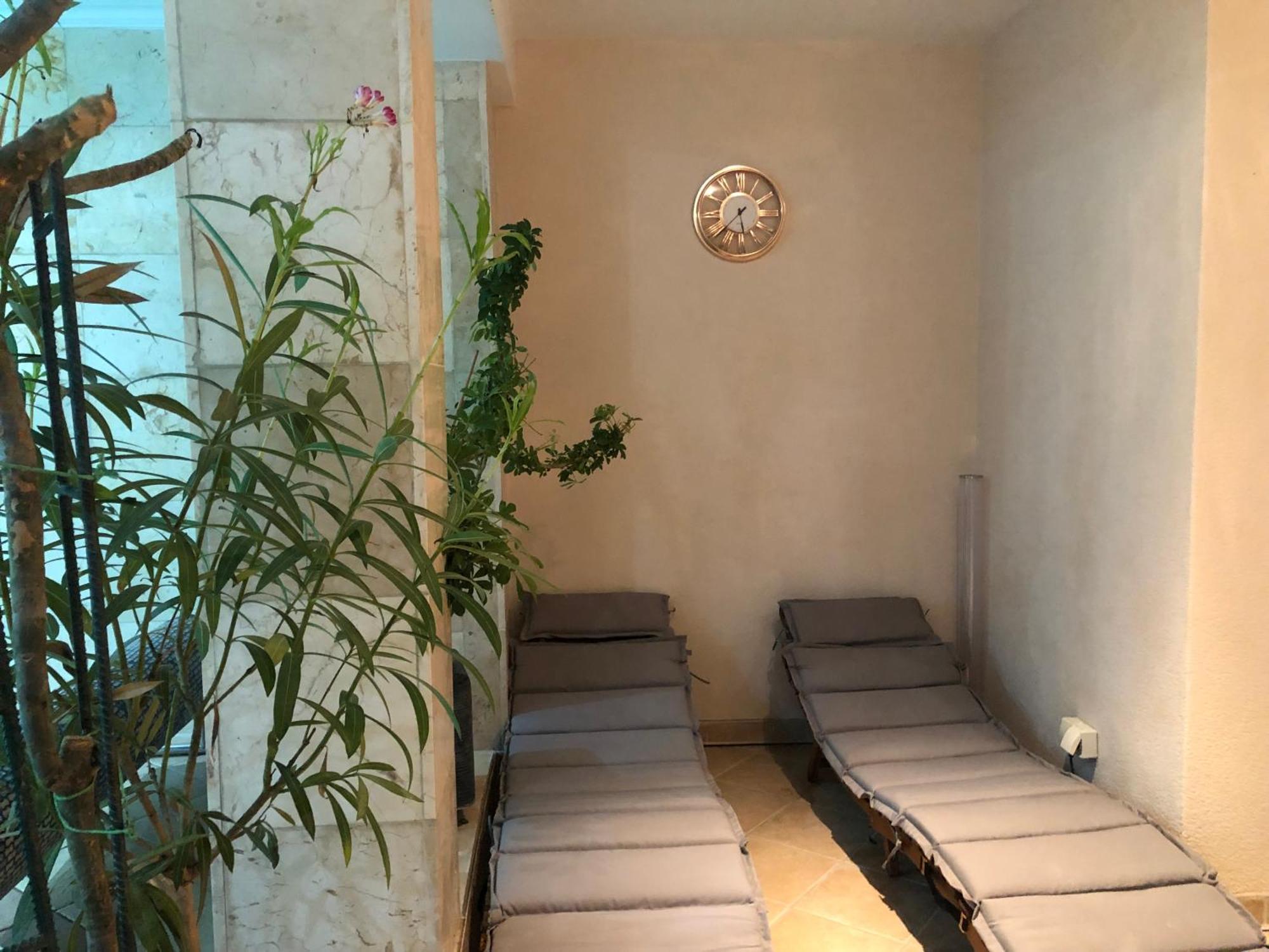 Meduza Wellness Spa S Ubytovanim Hlohovec Exteriör bild