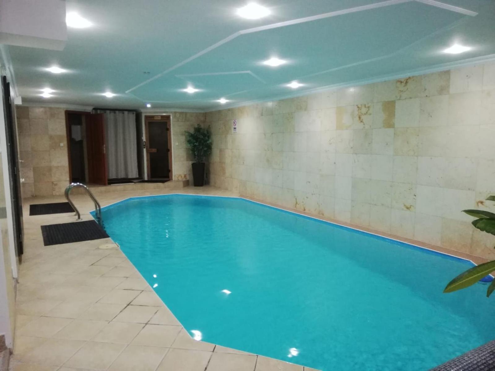 Meduza Wellness Spa S Ubytovanim Hlohovec Exteriör bild