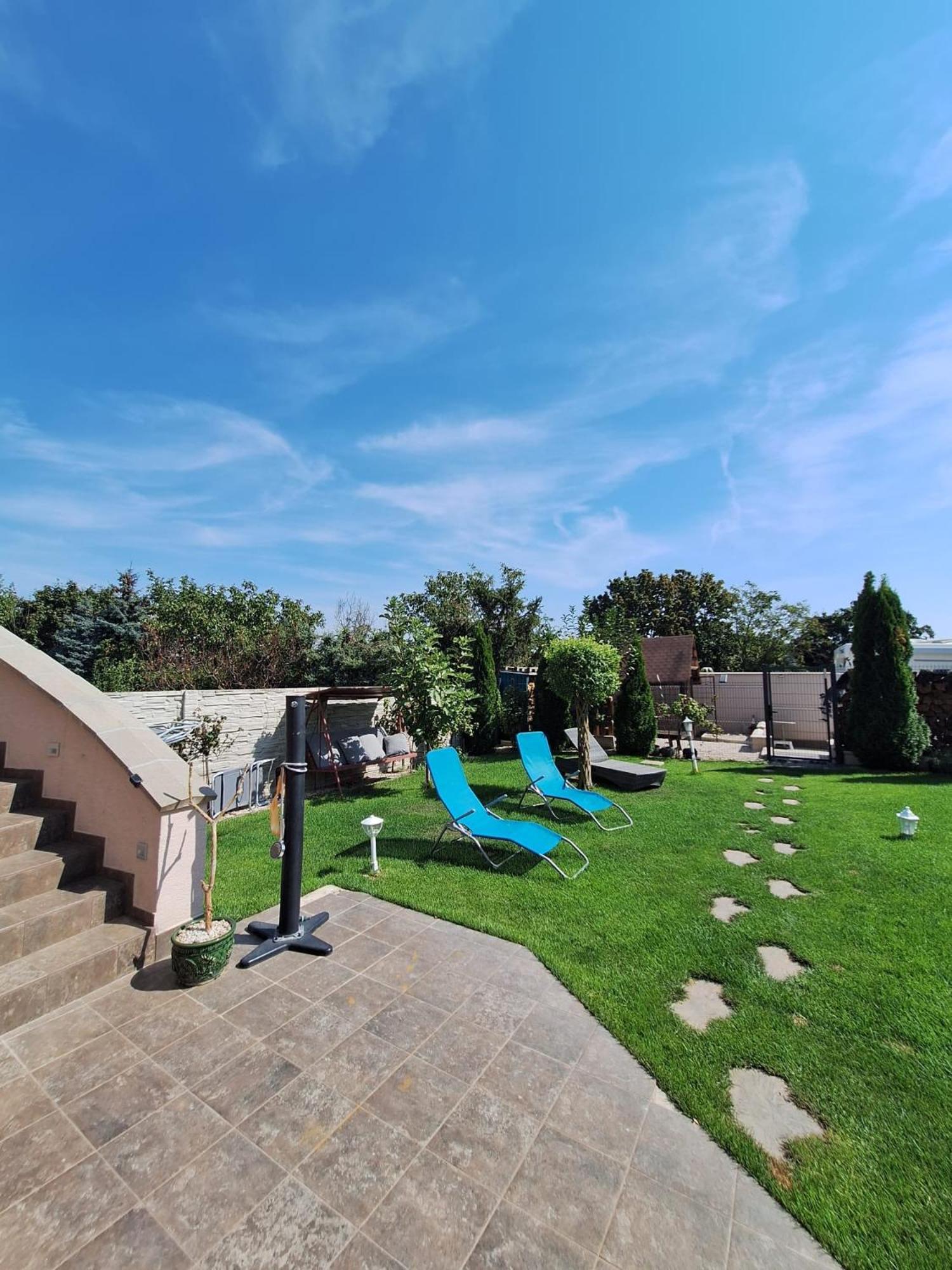 Meduza Wellness Spa S Ubytovanim Hlohovec Exteriör bild